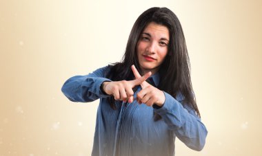 Kız hiç jest yapıyor