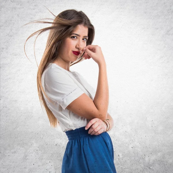 Chica bonita posando en el estudio — Foto de Stock