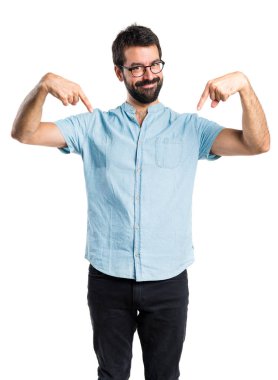 yakışıklı adam aşağı dönük