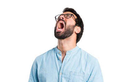 Bağıran kızgın yakışıklı adam