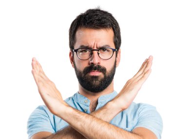 Hiçbir hareketi yapan yakışıklı erkek