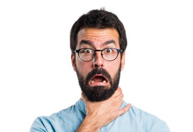 Mavi gözlük kendini boğulma ile yakışıklı adam