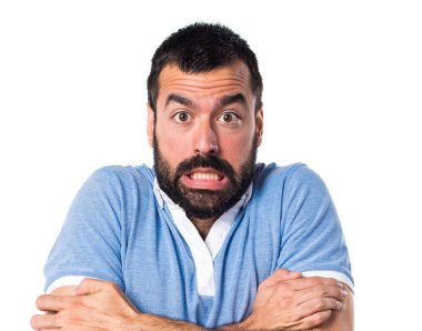 Adam mavi gömlek dondurma ile