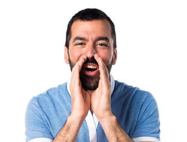 Mavi gömlek bağıran adamla