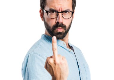 Yakışıklı adam boynuz jest yapma