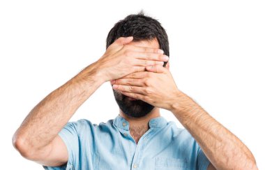 Yakışıklı adam yüzünü kapsayan