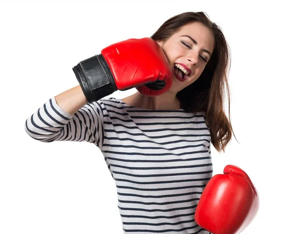 Hübsches junges Mädchen mit Boxhandschuhen — Stockfoto