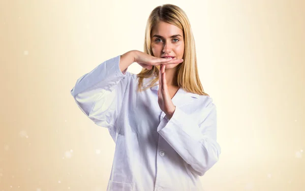 Doctor woman making time out gesture — Stock Photo, Image