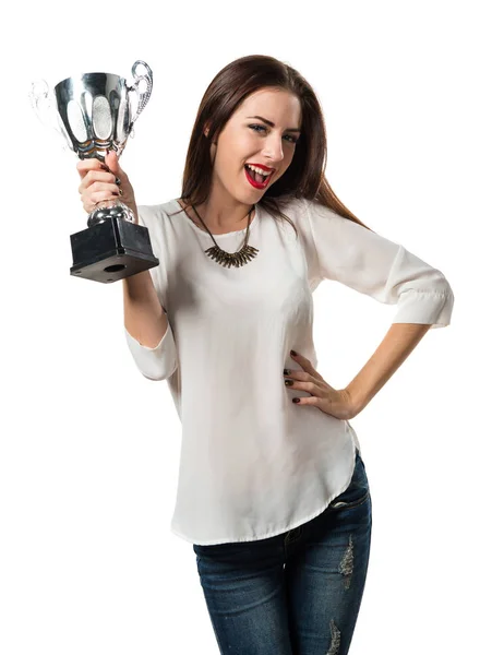 Bella ragazza in possesso di un trofeo — Foto Stock