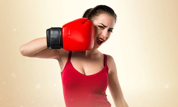 Hezká sportovní žena s Boxerské rukavice — Stock fotografie