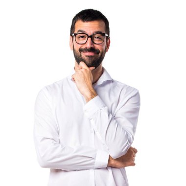 Gözlüklü düşünüyorum yakışıklı adam