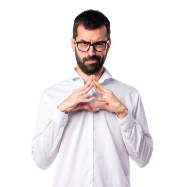 Gözlüklü düşünüyorum yakışıklı adam