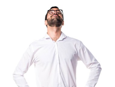 Gözlüklü ararken yakışıklı adam