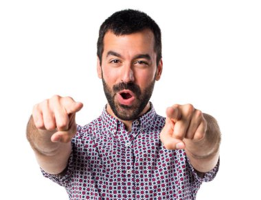 Yakışıklı adam önüne işaret