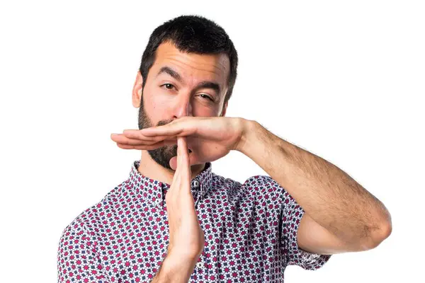 Yakışıklı adam saat hareketi yapma