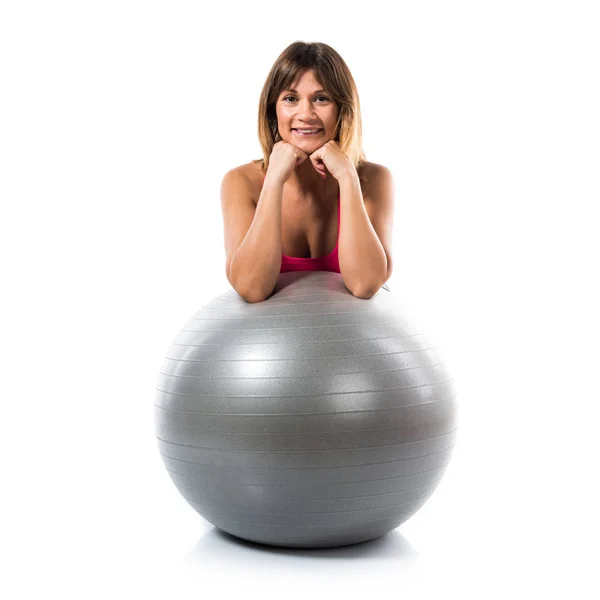 Sportovní žena s fit ball — Stock fotografie
