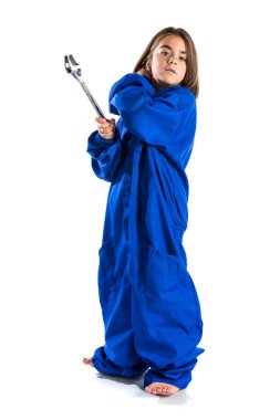 Mekanik kostüm ile küçük kız