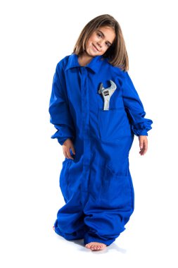 Mekanik kostüm ile küçük kız