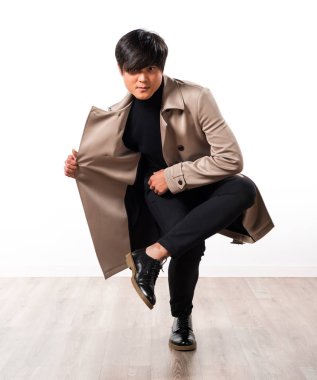 Çin yakışıklı modeli adam Studio