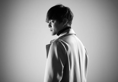 Çin yakışıklı modeli adam Studio