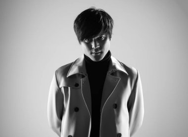 Çin yakışıklı modeli adam Studio