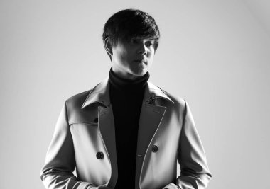 Çin yakışıklı modeli adam Studio