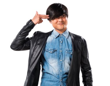 Asya yakışıklı adam intihar jest yapma