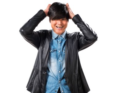 Hayal kırıklığına uğramış Asya yakışıklı adam