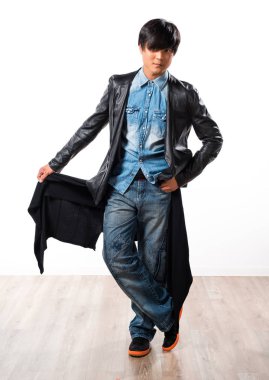 Asya yakışıklı modeli adam Studio