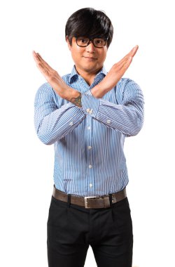 Hiçbir hareketi yapma gözlüklü Asyalı yakışıklı adam