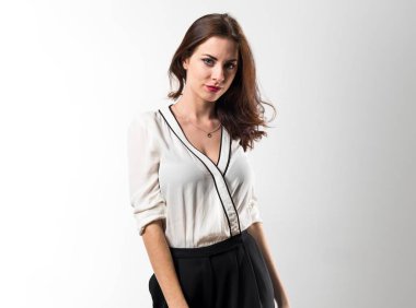 Güzel model kadın stüdyoda poz