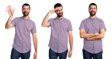 Esmer yakışıklı izole arka plan üzerinde