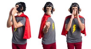 Süper kahraman maymun herif bağırarak