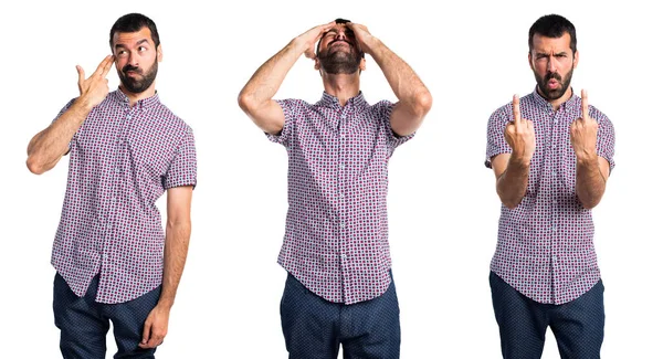 Esmer yakışıklı izole arka plan üzerinde