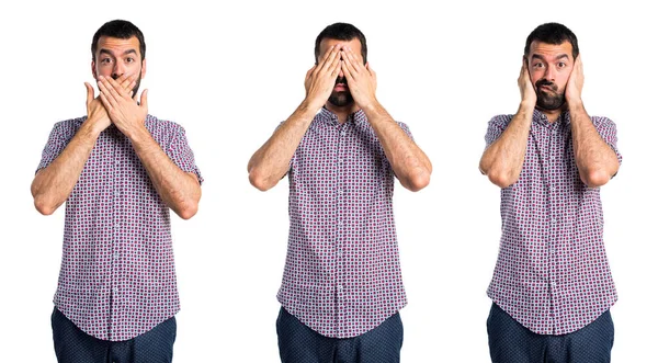 Yakışıklı adam gözlerini kapsayan