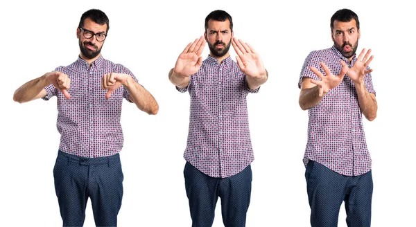 yakışıklı bir adam yapma dur işareti