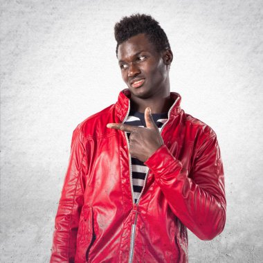 Lateral için işaret yakışıklı zenci