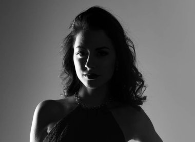 Siyah beyaz Studio poz esmer model kadın