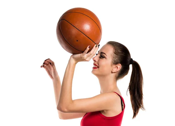 Pretty olahraga wanita bermain basket — Stok Foto