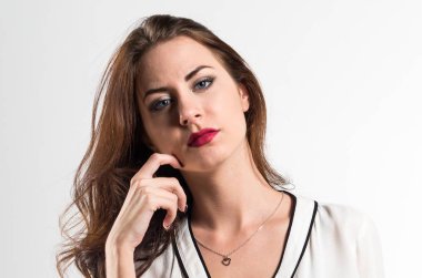 Güzel model kadın stüdyoda poz