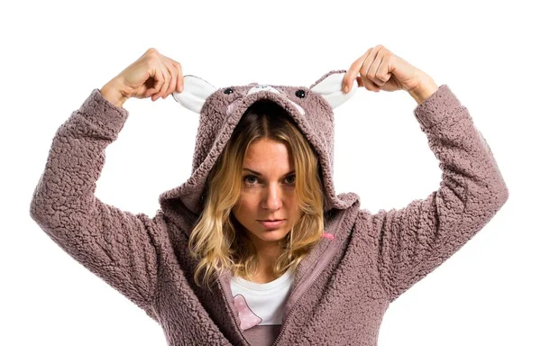 Hübsches blondes Mädchen im niedlichen Pyjama — Stockfoto