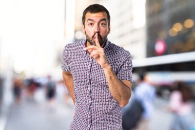 yakışıklı adam yapma sessizlik jest