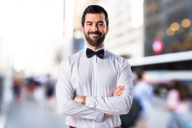 Garson kolları geçti