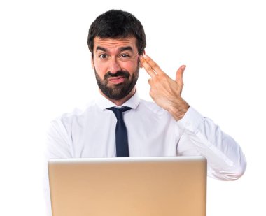 İşadamı ofisinde intihar jest yapma