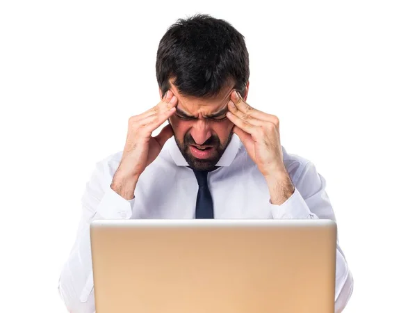 Frustrado hombre de negocios en su oficina —  Fotos de Stock