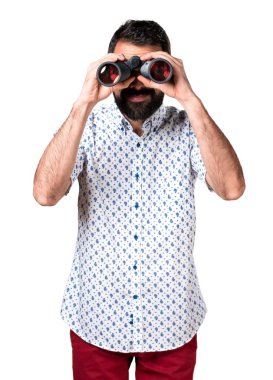 Sakallı yakışıklı esmer adam