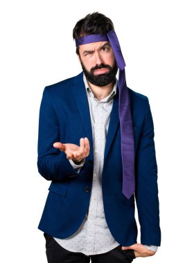 Yorgun çılgın ve sarhoş işadamı