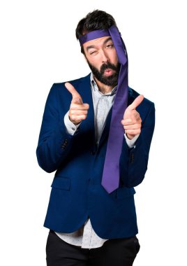 Çılgın ve sarhoş işadamı önüne işaret