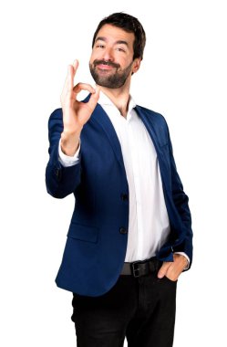 Yakışıklı adam ok işareti yapmak