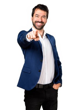 Yakışıklı adam önüne işaret